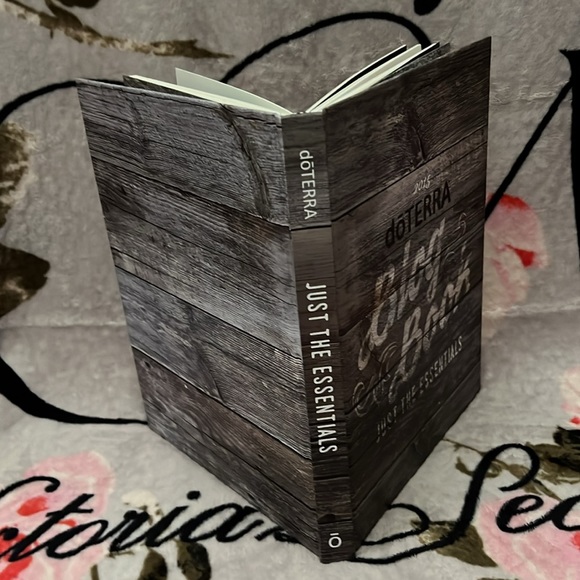 🖤🩶PRICE DROP🩶🖤NWOT Exclusive💜DoTERRA BLOG BOOK 2015💜Hard 2 find,won’t last - Picture 5 of 7